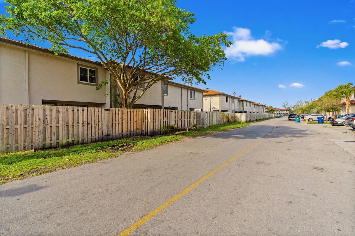 MIRAGE AT SAILBOAT COVE - Residential