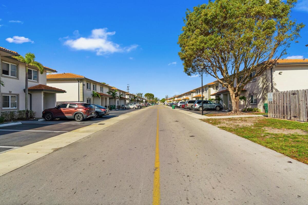 MIRAGE AT SAILBOAT COVE - Residential