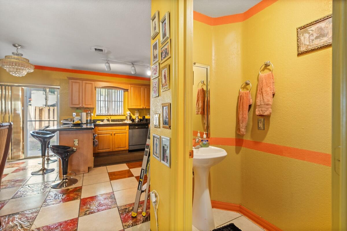 MIRAGE AT SAILBOAT COVE - Residential