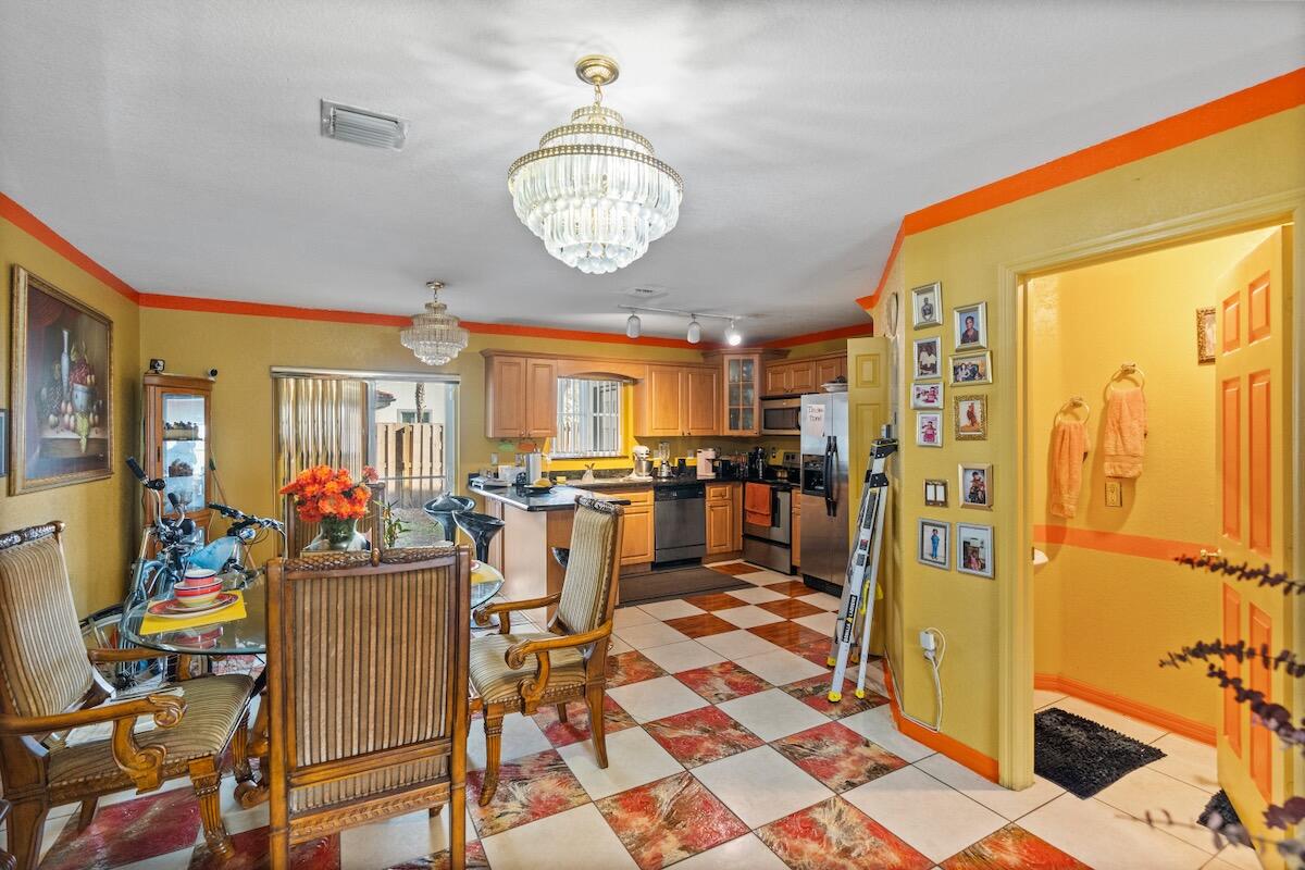 MIRAGE AT SAILBOAT COVE - Residential