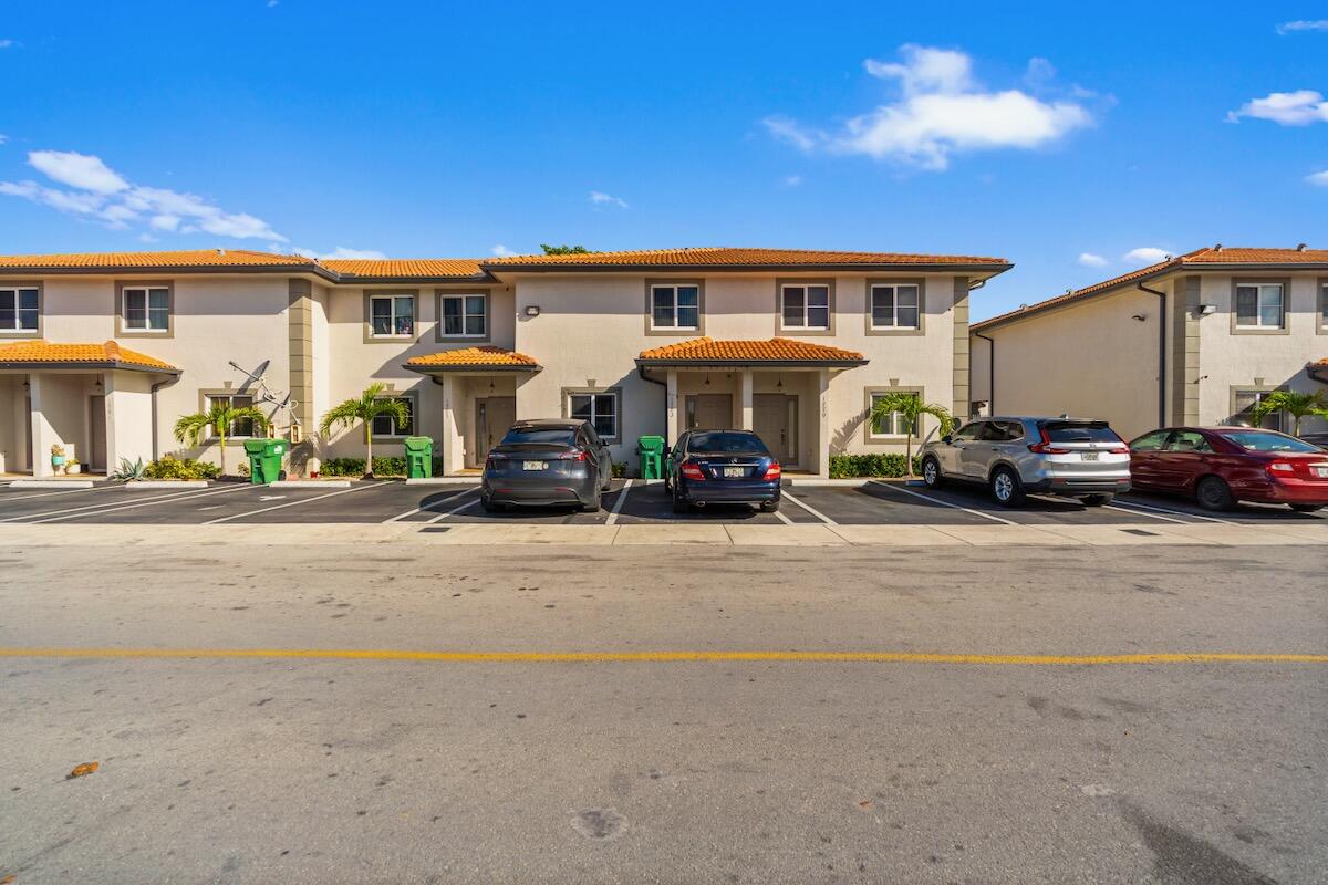 MIRAGE AT SAILBOAT COVE - Residential