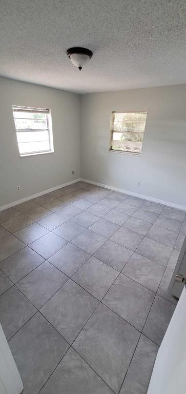 SAN LUCIE PLAZA SUBDIVISION UNIT 1 - Residential Lease