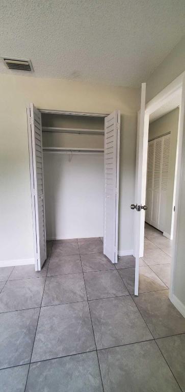 SAN LUCIE PLAZA SUBDIVISION UNIT 1 - Residential Lease