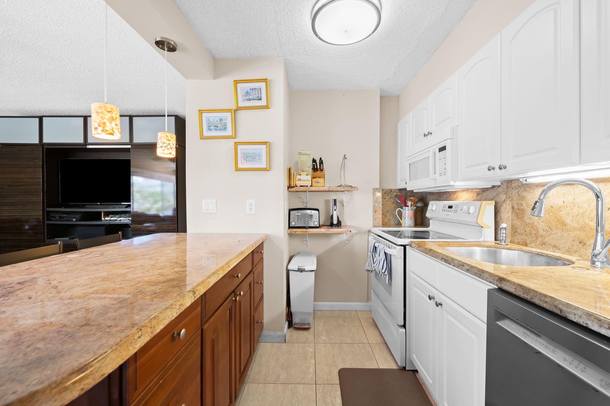 MARLIN BAY APTS CO-OP - Residential