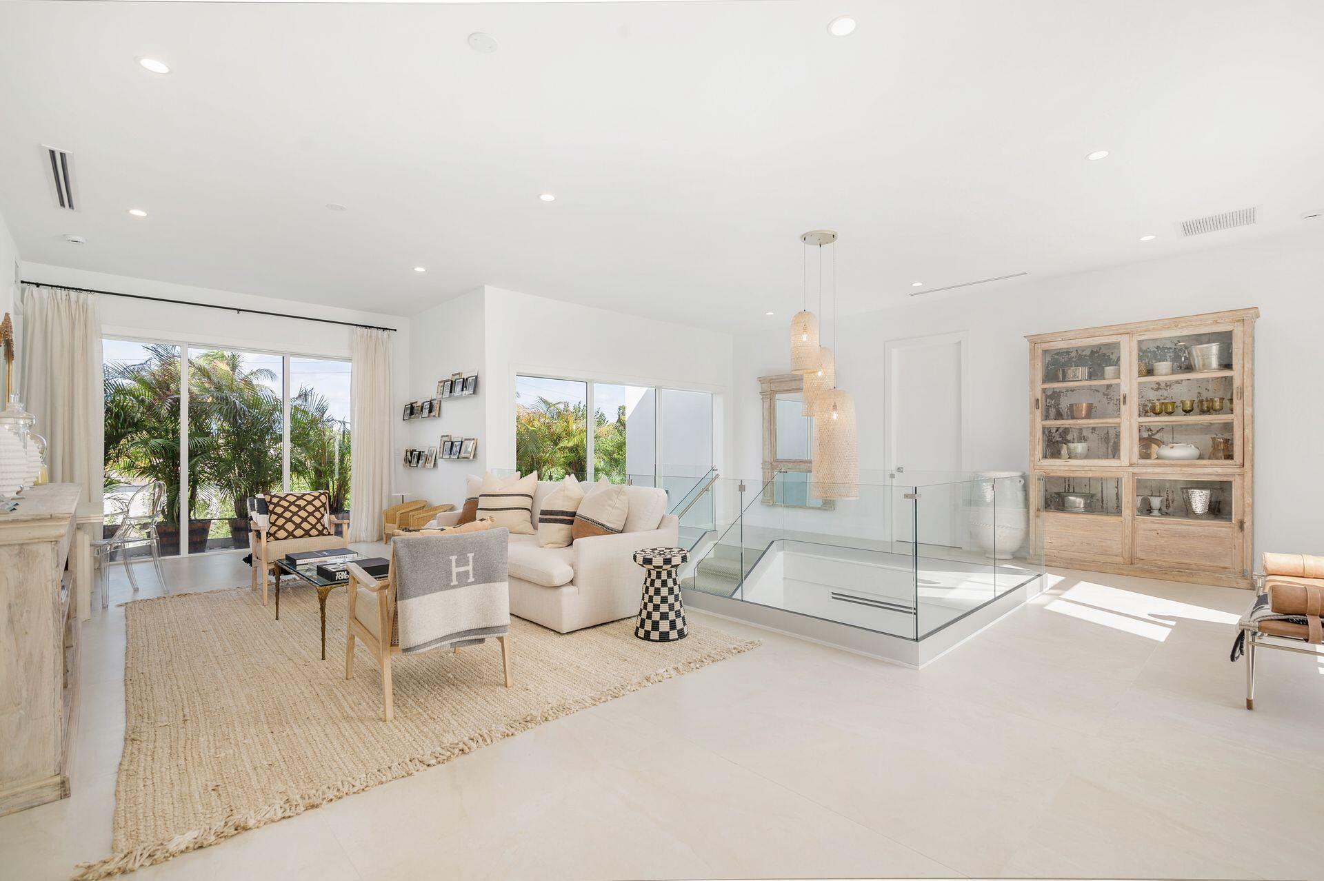 EDGEWATER - Residential