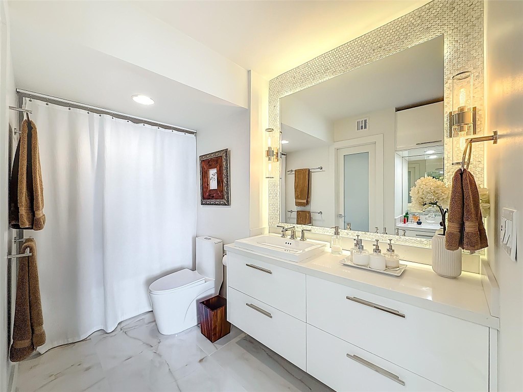 El Dorado Towers - Residential