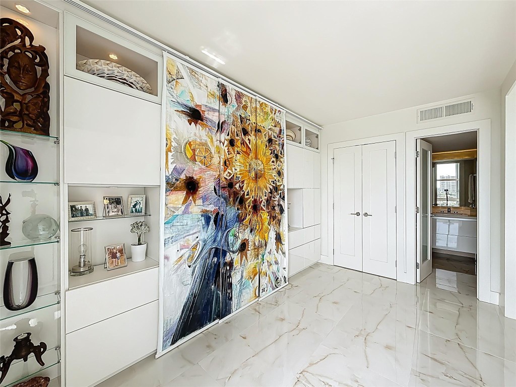 El Dorado Towers - Residential