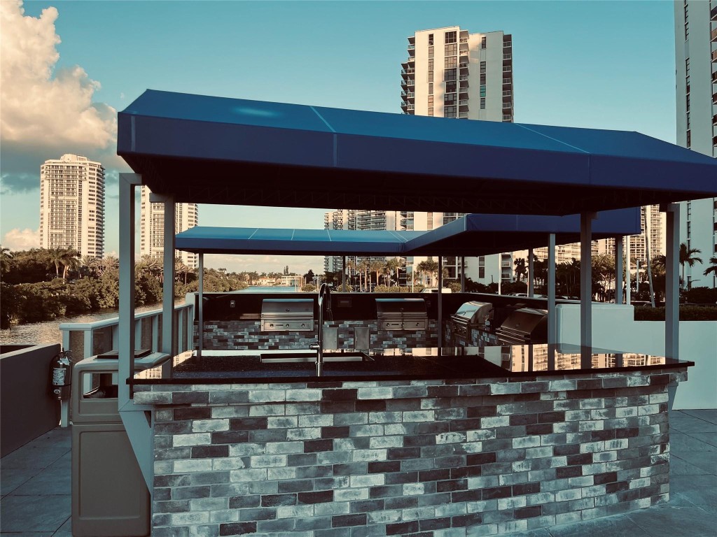 El Dorado Towers - Residential