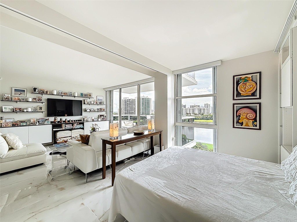 El Dorado Towers - Residential