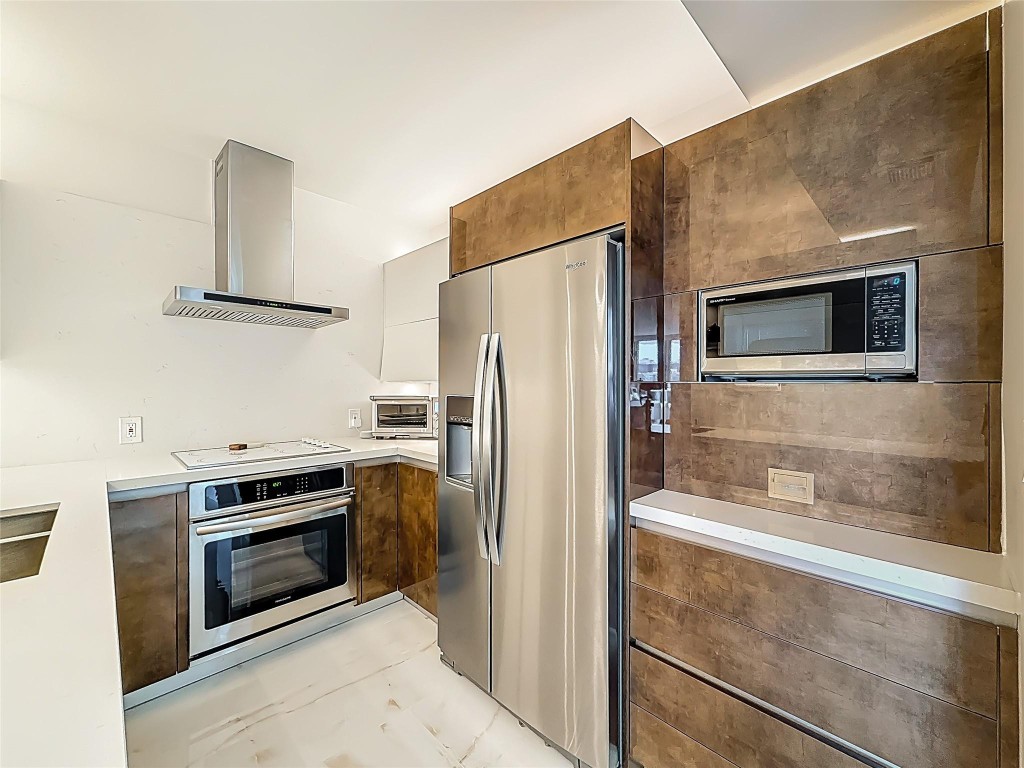 El Dorado Towers - Residential