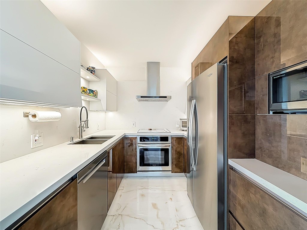 El Dorado Towers - Residential