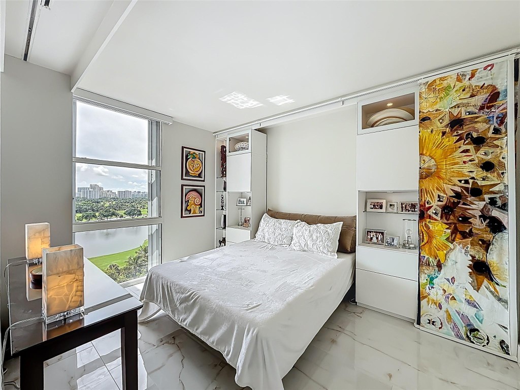 El Dorado Towers - Residential