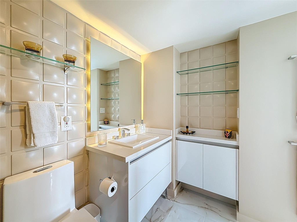 El Dorado Towers - Residential