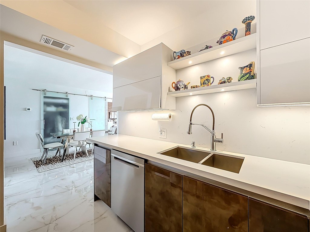 El Dorado Towers - Residential