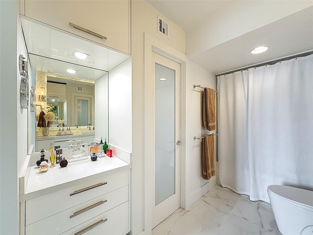 El Dorado Towers - Residential