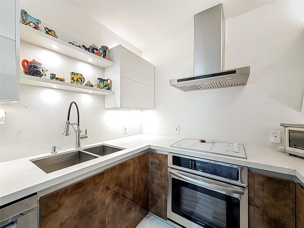 El Dorado Towers - Residential