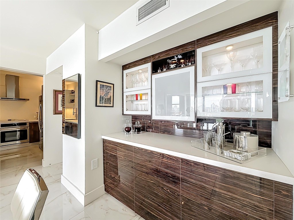 El Dorado Towers - Residential