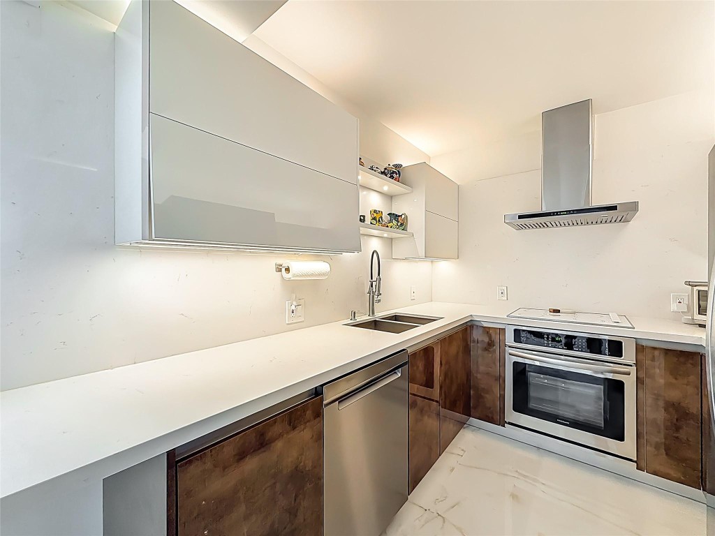 El Dorado Towers - Residential