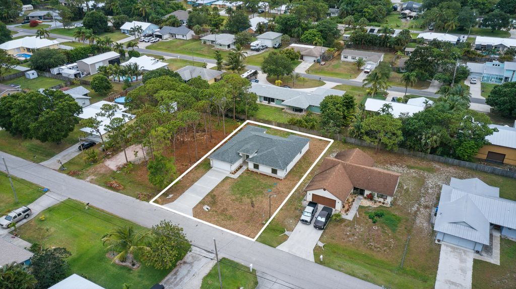 Photo of 6002 Myrtle Drive, Fort Pierce, FL 34945 (MLS # R11107278)