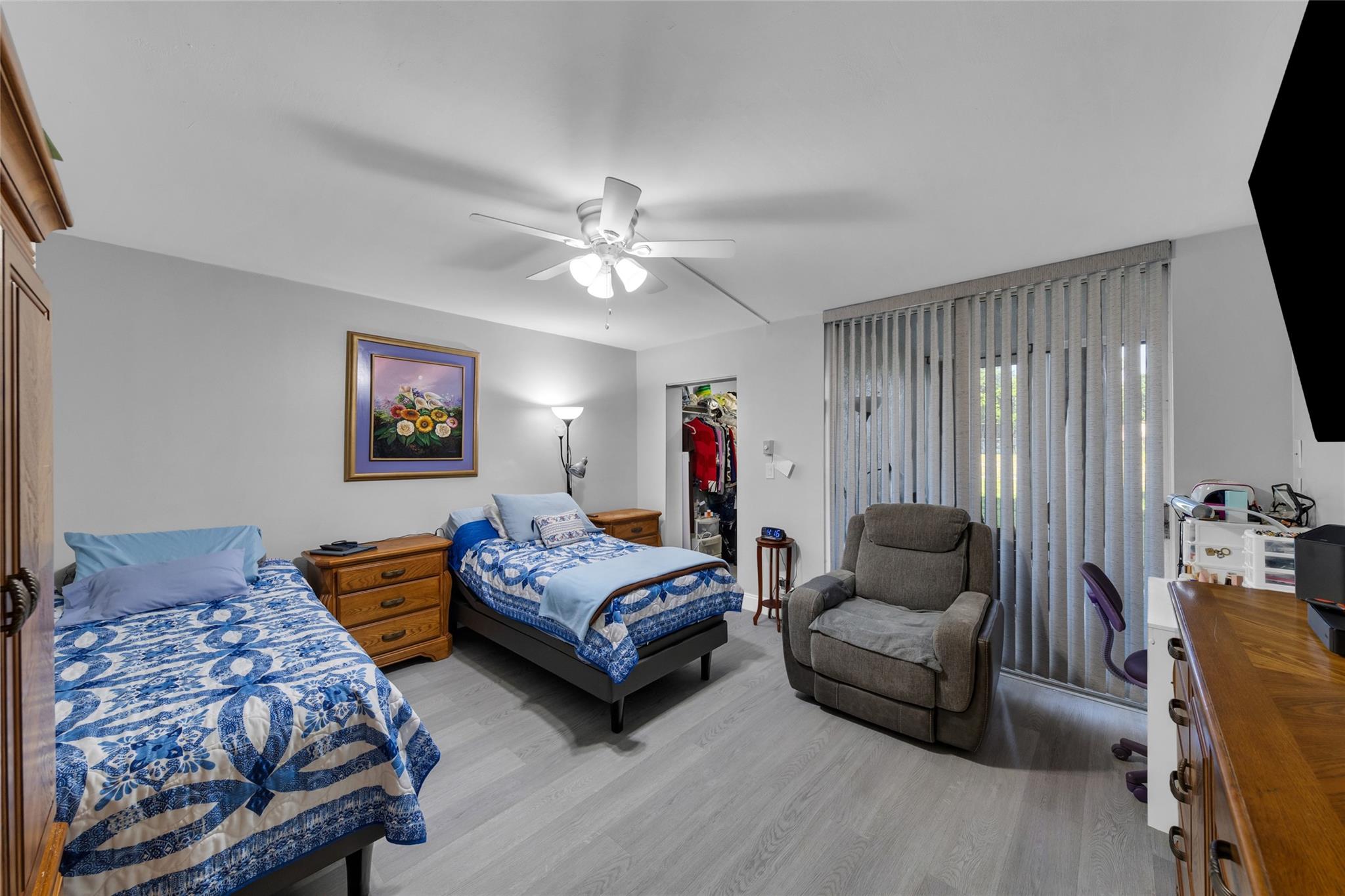Palm Lakes Condominium - Residential