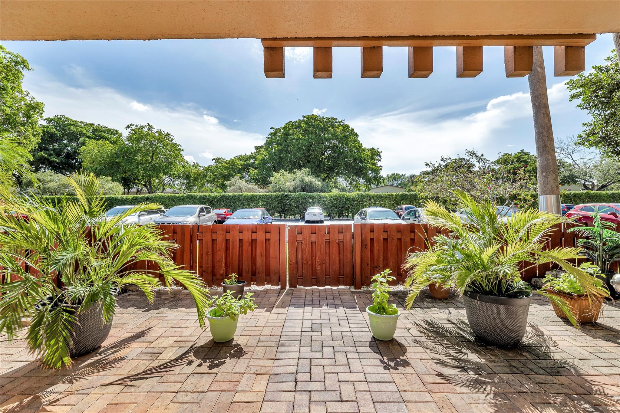 Palm Lakes Condominium - Residential