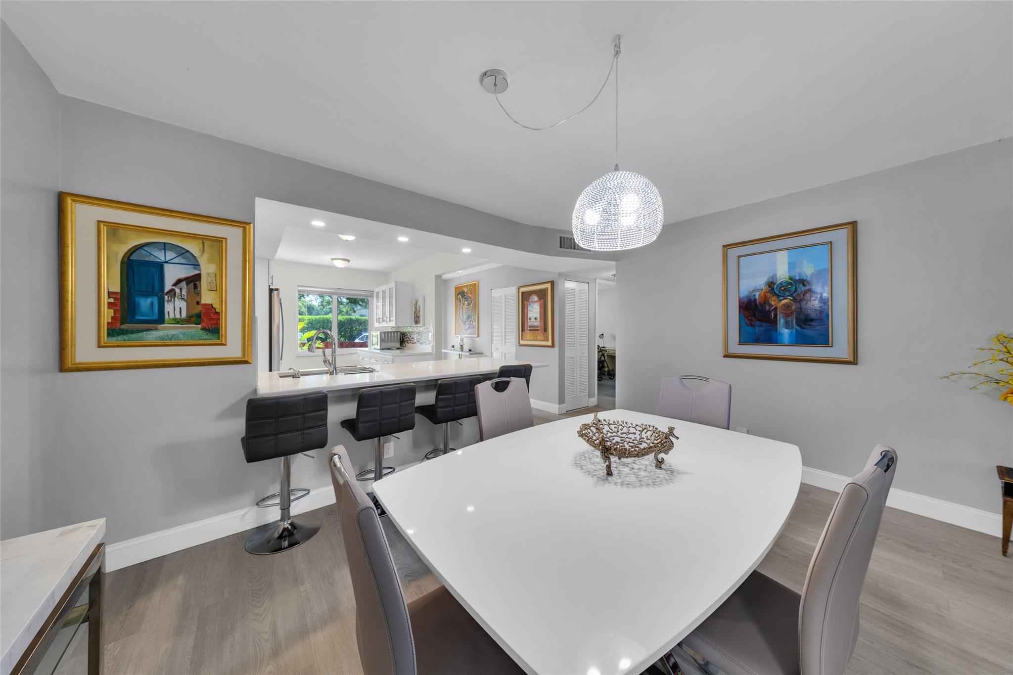 Palm Lakes Condominium - Residential