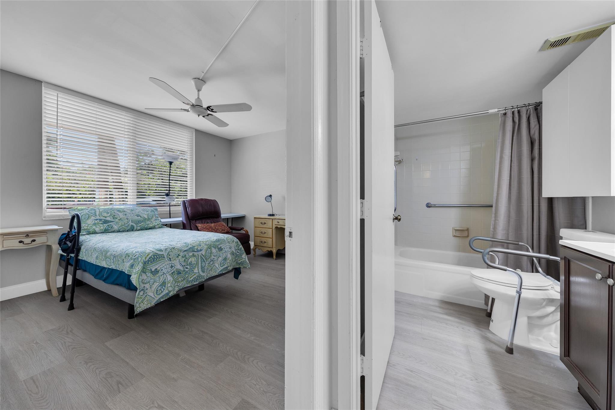 Palm Lakes Condominium - Residential