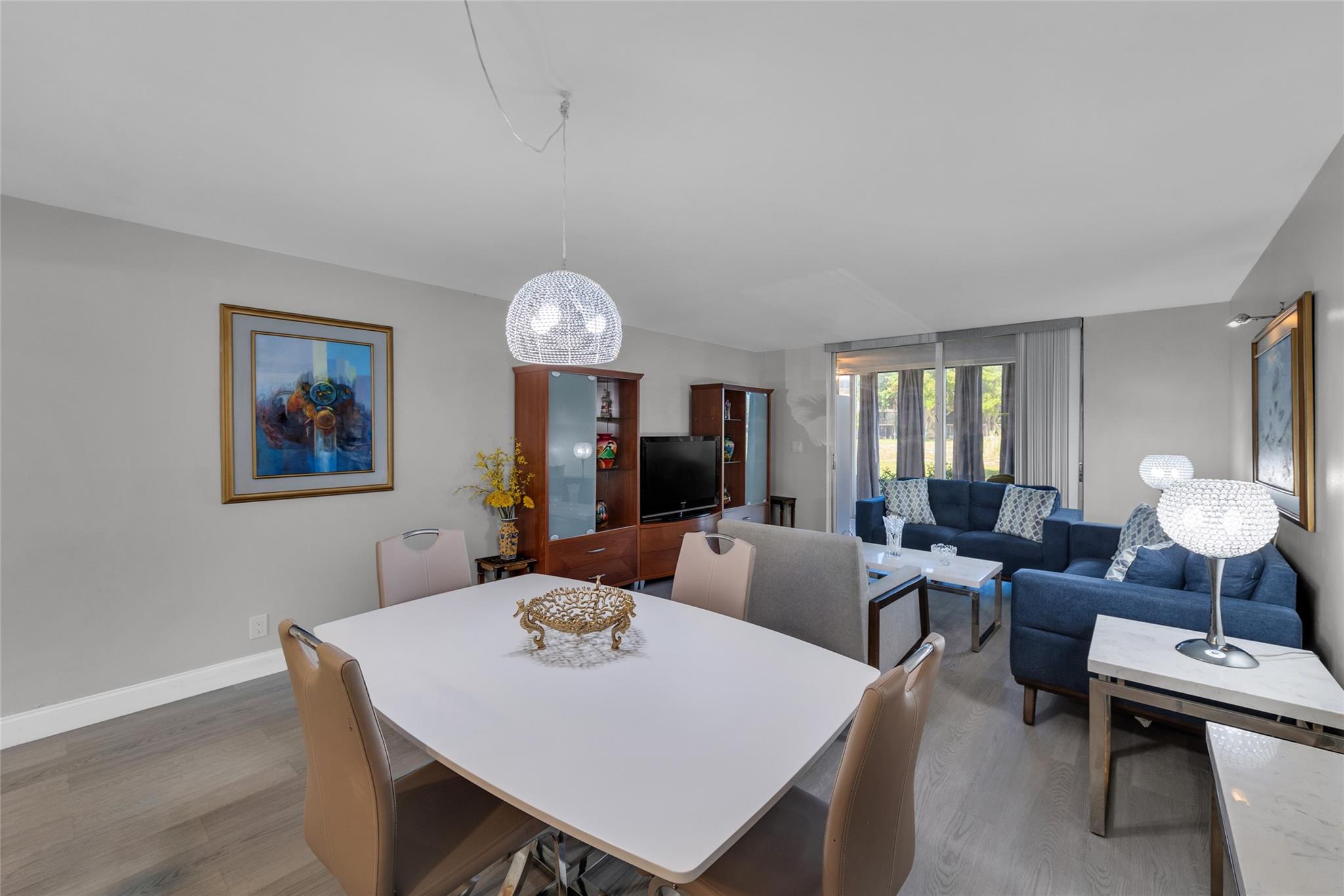 Palm Lakes Condominium - Residential