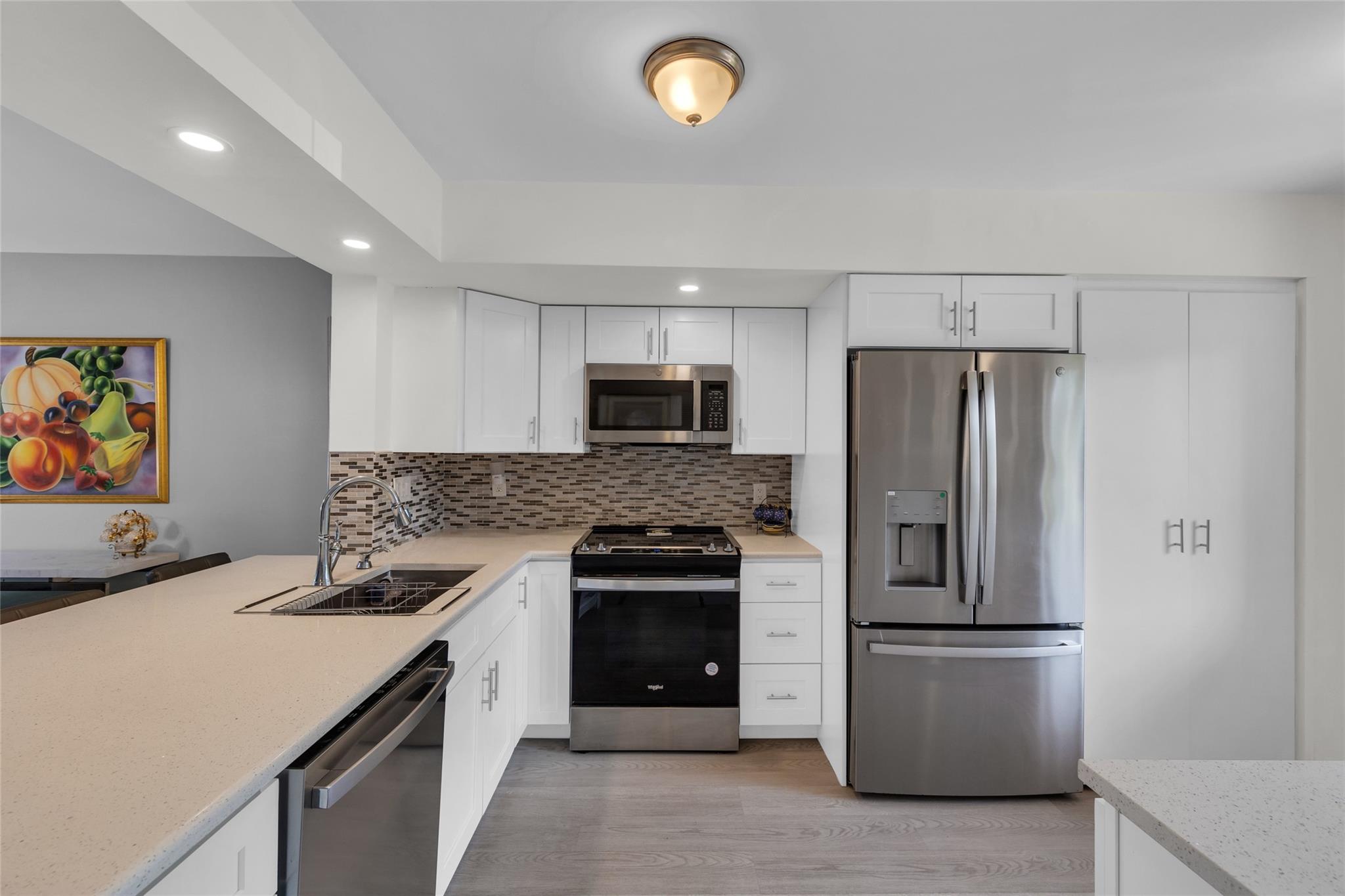 Palm Lakes Condominium - Residential
