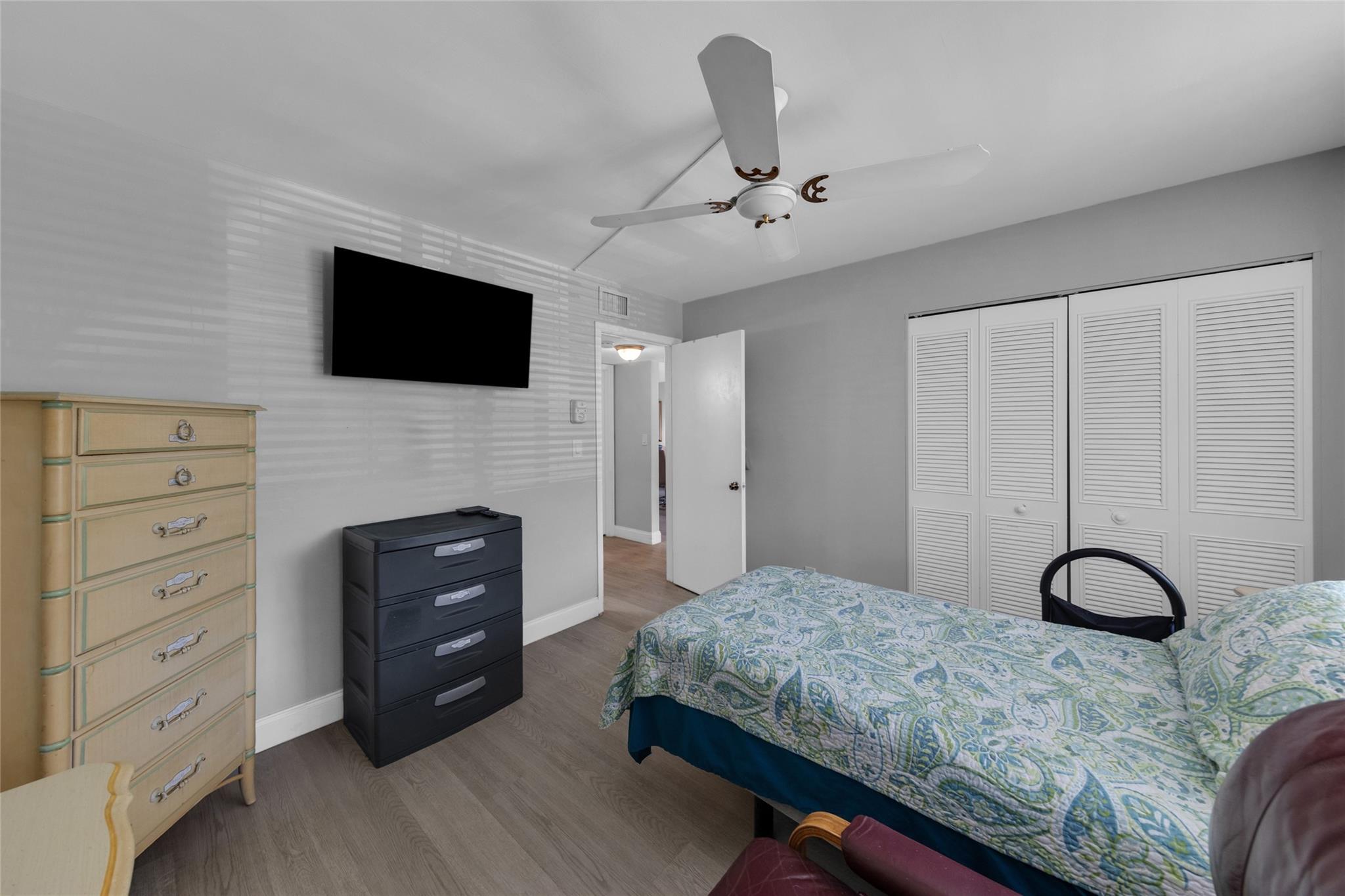 Palm Lakes Condominium - Residential