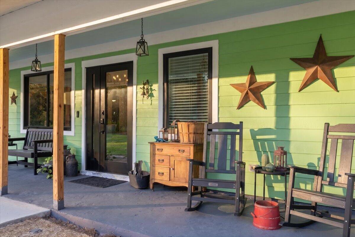 10880 Heil Road, Fort Pierce, FL, 34945/$675,000 4 10880 Heil Road