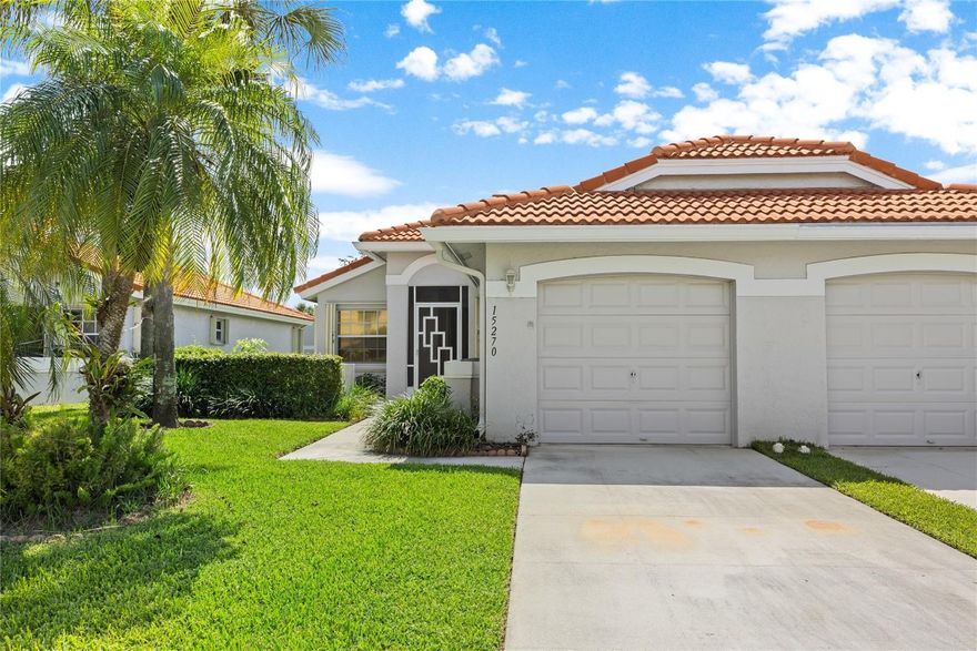 Beautifully renovated 2 bedroom 2 bathroom villa located in the heart of Delray Beach.Property features lake view one car garage accordion hurricane shutters and brand new stainless steel appliances.Minutes from the trendy Delray marketplace, Florida turnpike and beaches.The community has pool, tennis court, gym, dog park and small club house.Internet, cable, and common ground maintenance is included in the HOA fee.