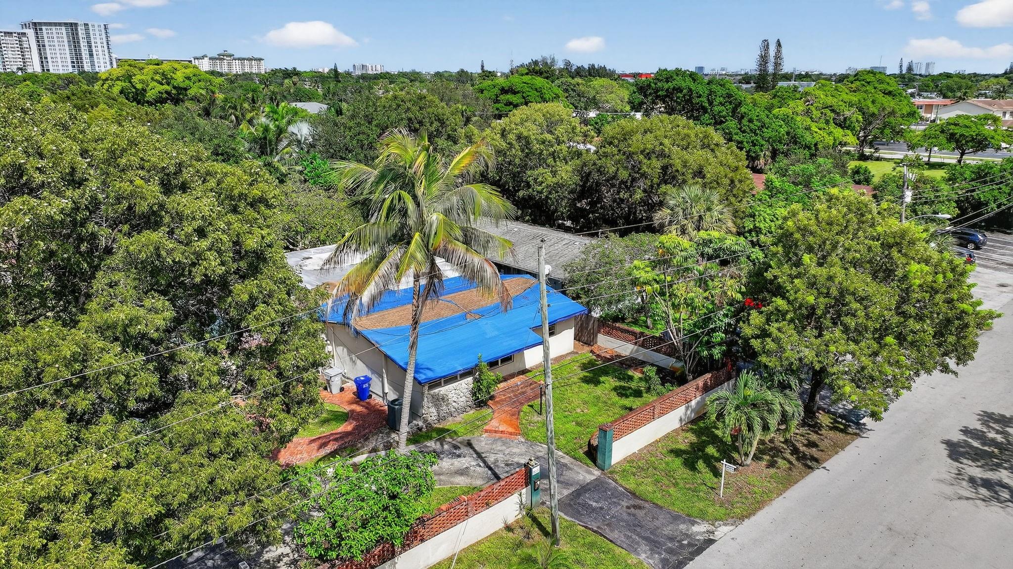 871 SW 10th St