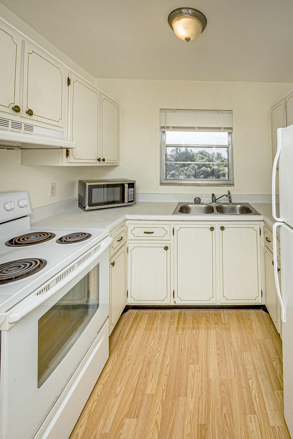 420 W Palm Street 23