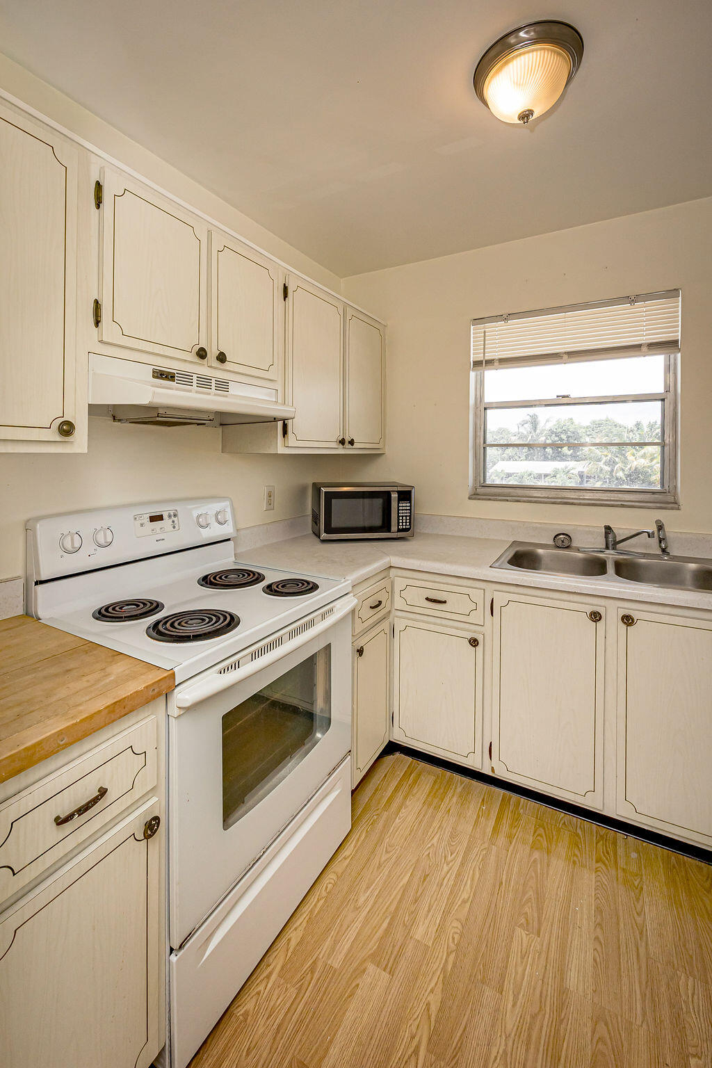 420 W Palm Street 23