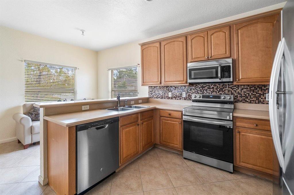 WILLOW LAKE REPLAT - Residential