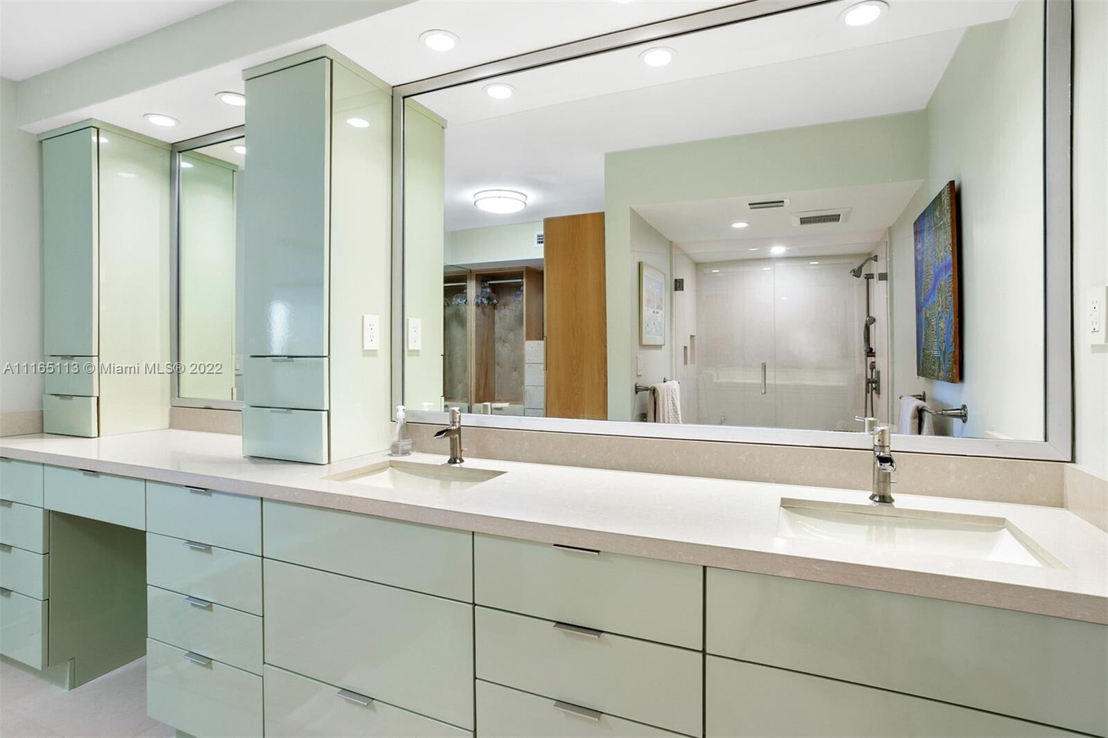 ISLAND HOUSE NORTHEAST CONDO APTS - Residential Lease