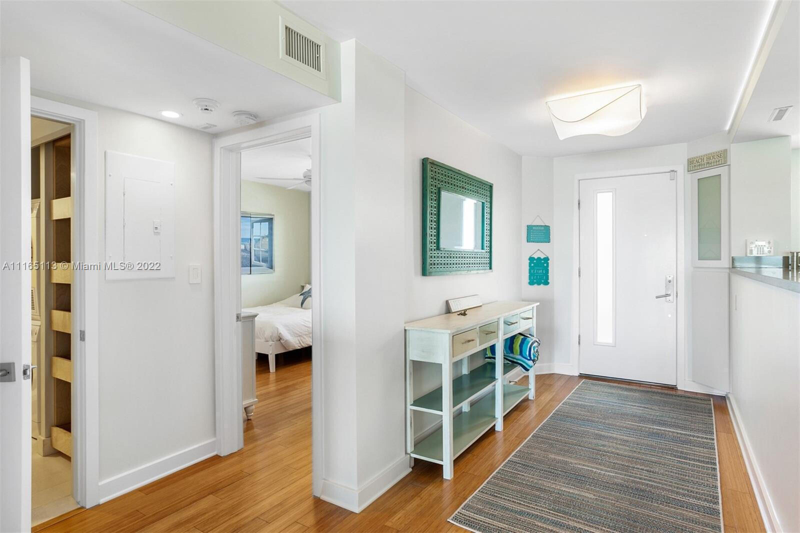 ISLAND HOUSE NORTHEAST CONDO APTS - Residential Lease