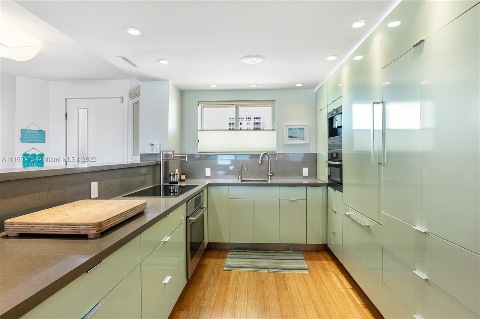 ISLAND HOUSE NORTHEAST CONDO APTS - Residential Lease