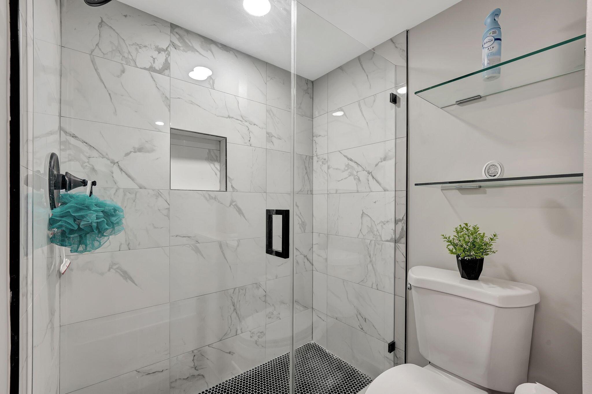 TARA GARDENS - Residential Lease