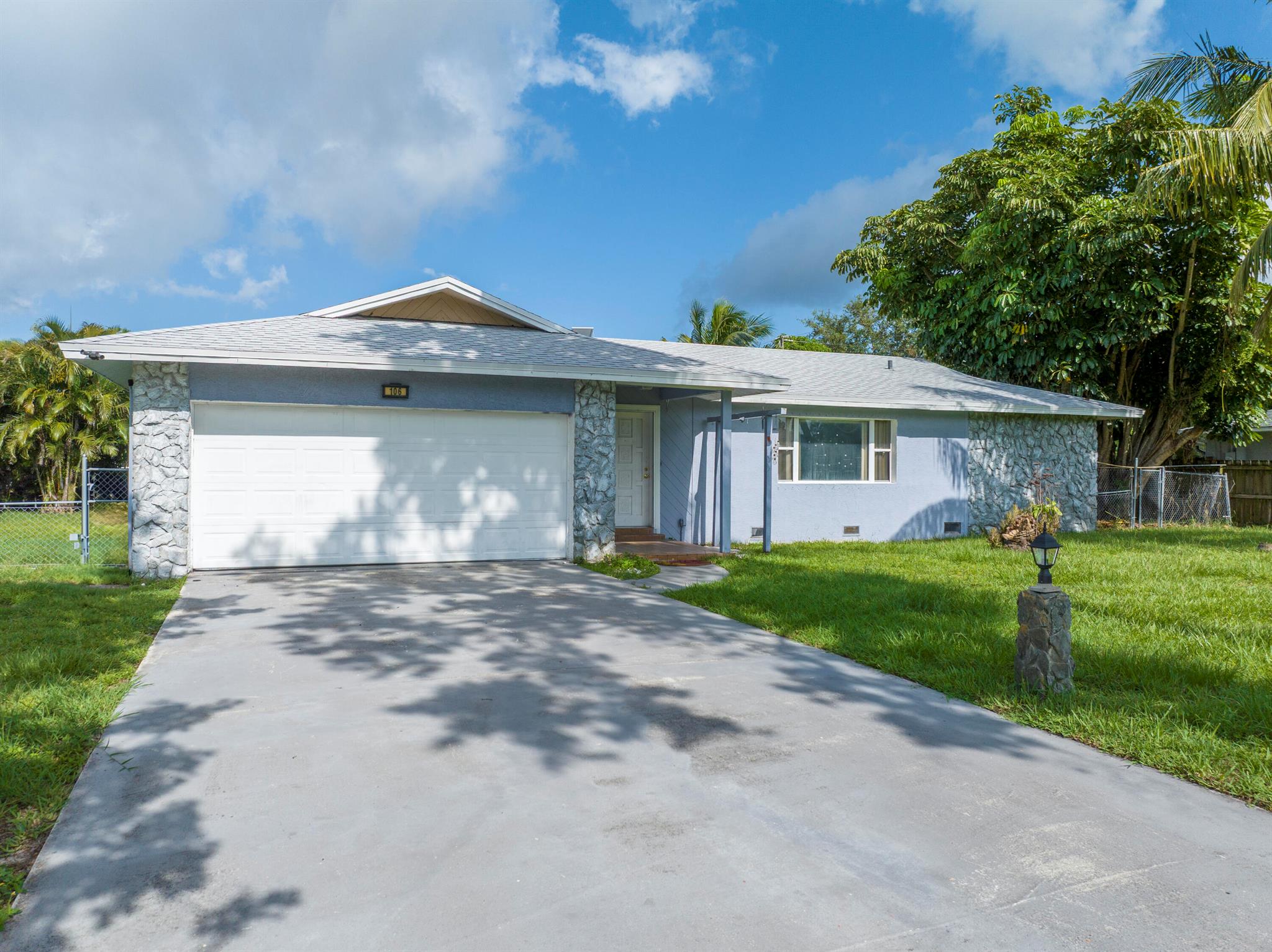 106 NW Broadview Street, Port St Lucie, FL, 34983/$425,000 1 106 NW Broadview Street