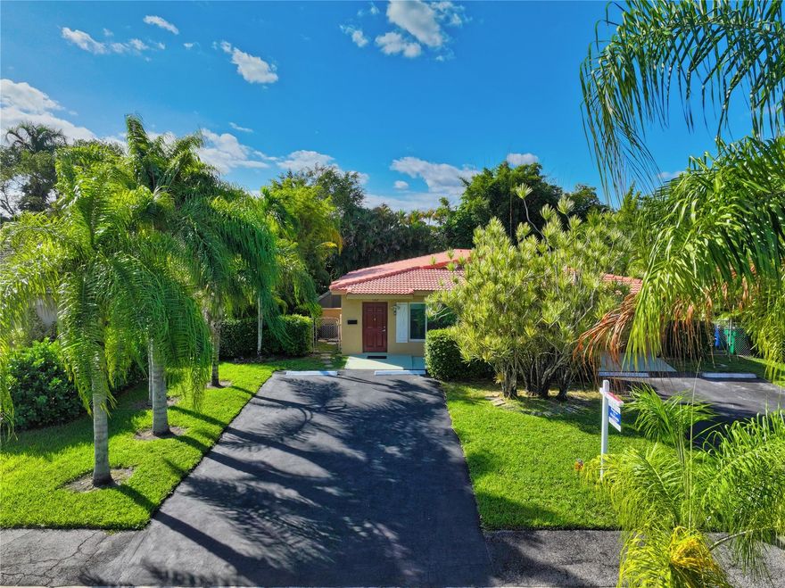 Oversized 2/2 (1200 sq/ft.) with a large fenced yard, access to pool in back yard (with child fence for safety). Unit has a 6 x 30 foot side patio with 4 foot privacy wall. Yard is lushly landscaped with areca palms and bamboo that provides privacy from neighbors. Property is well maintained, owner pays water and sewer and trash. Freshly painted inside and out, driveway has parking for up to 6 vehicles. Popcorn ceiling was just removed and replaced with a textured look. All impact windows and sliders throughout. New electric oven, newer appliances and water heater, and electrical panel, window dressings provided, has smoke detectors.
