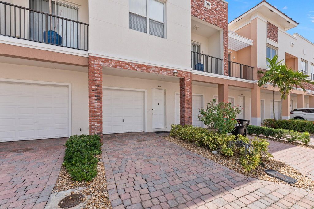Photo of 10400 SW Stephanie Way #5-209, Port Saint Lucie, FL 34987 (MLS # R11084266)