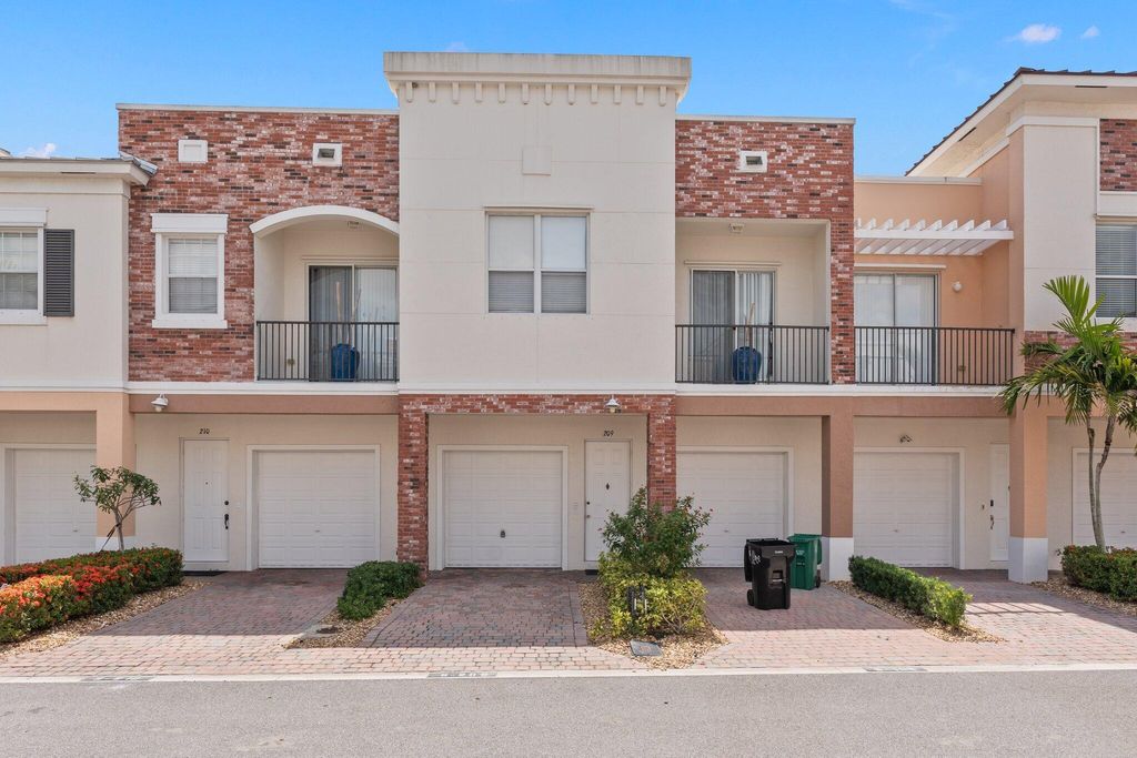 Photo of 10400 SW Stephanie Way #5-209, Port Saint Lucie, FL 34987 (MLS # R11084266)