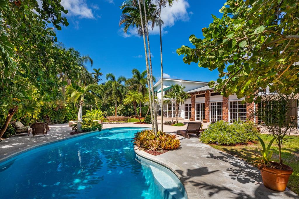 GULFSTREAM PROPERTIES PL & REPL IN PB 18 PGS 27 & - Residential