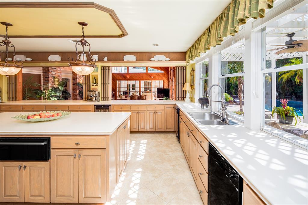 GULFSTREAM PROPERTIES PL & REPL IN PB 18 PGS 27 & - Residential