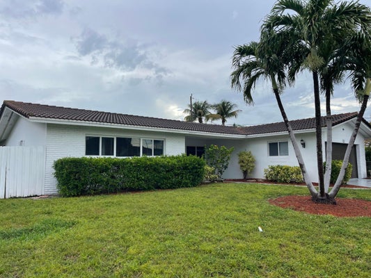 2910 NE 40TH CT, LIGHTHOUSE POINT, FL 33064 - Image 24d512707e24f7dbfa3e38e50d2e2d75/2572949274