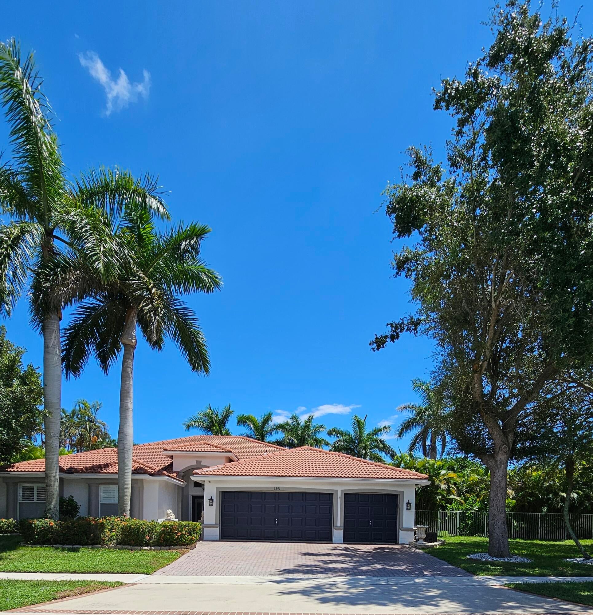 5291 Indianwood Village Lane