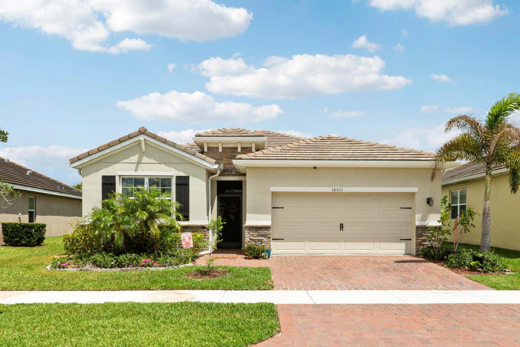 Photo of 10511 SW Toren Way, Port Saint Lucie, FL 34987 (MLS # B26028626)