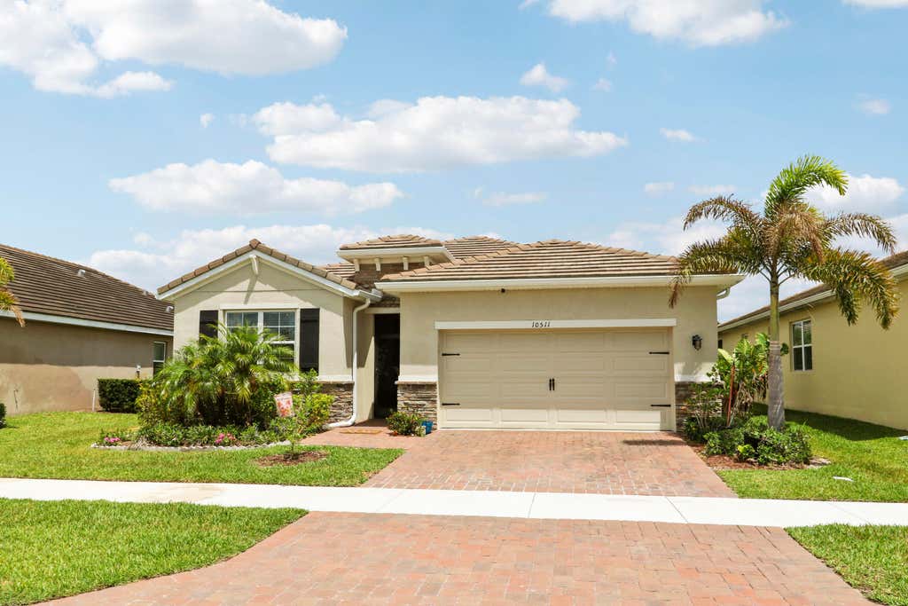 Photo of 10511 SW Toren Way, Port Saint Lucie, FL 34987 (MLS # B26028626)